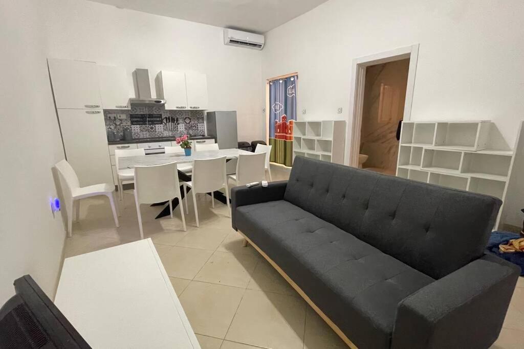 2 Bed Apt In Heart Of St Julians - 5Min From Seafront San Ġiljan Extérieur photo